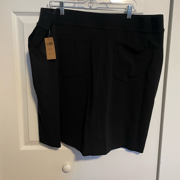 Duluth Trading Co NoGA Naturale Black Plus Size Skort - Picture 2 of 3